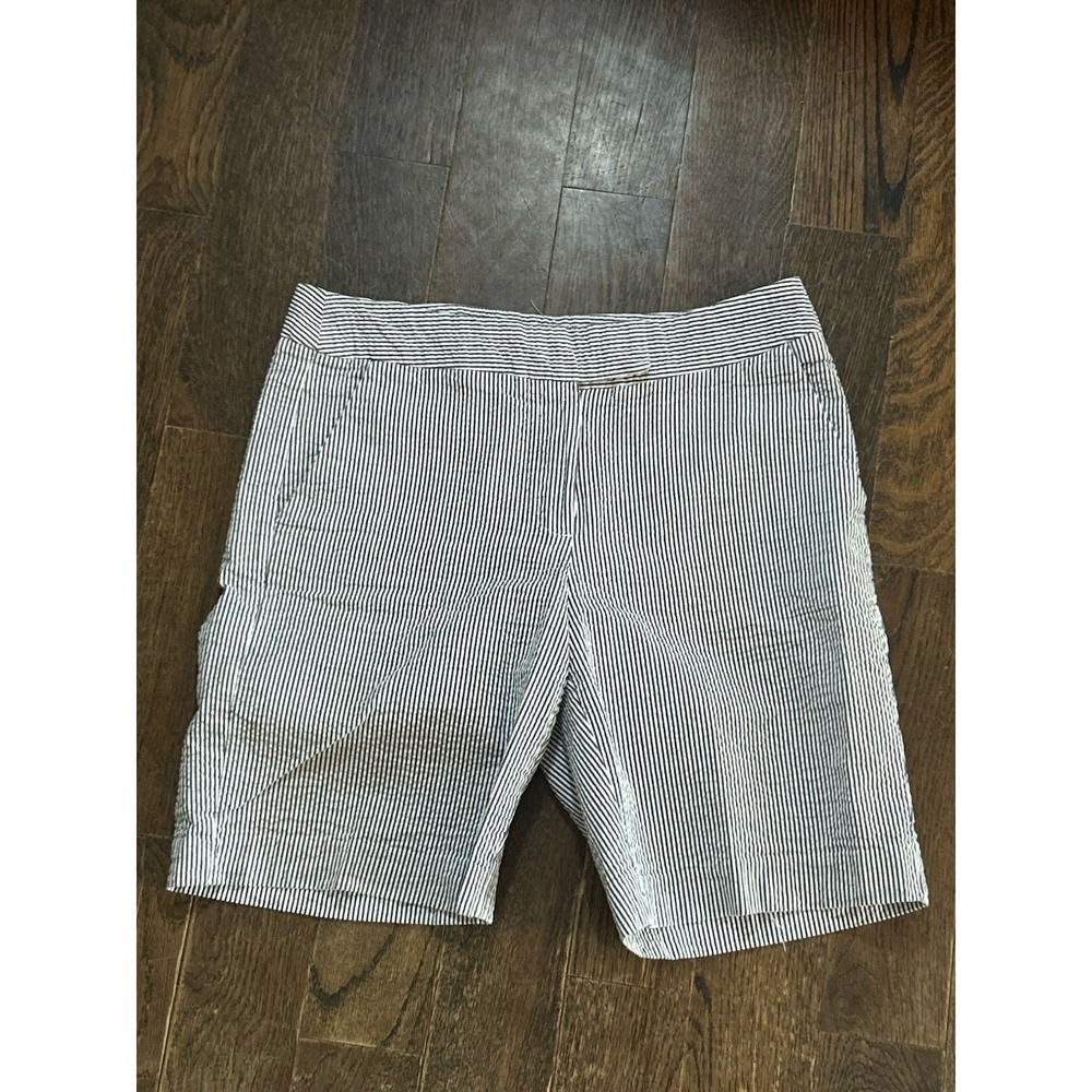 WOMENS BRITISH KHAKI BLUE‎ & WHITE SEERSUCKER BERMUDA SHORTS SIZE 4